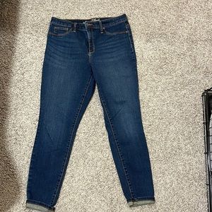 Women’s Universal Thread high rise stretchy jeggings. Size 12/31 regular.
